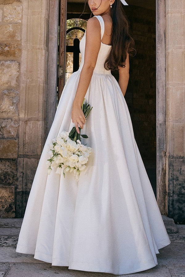Women’s Wedding Gown – Timeless Elegance & Modern Simplicity
