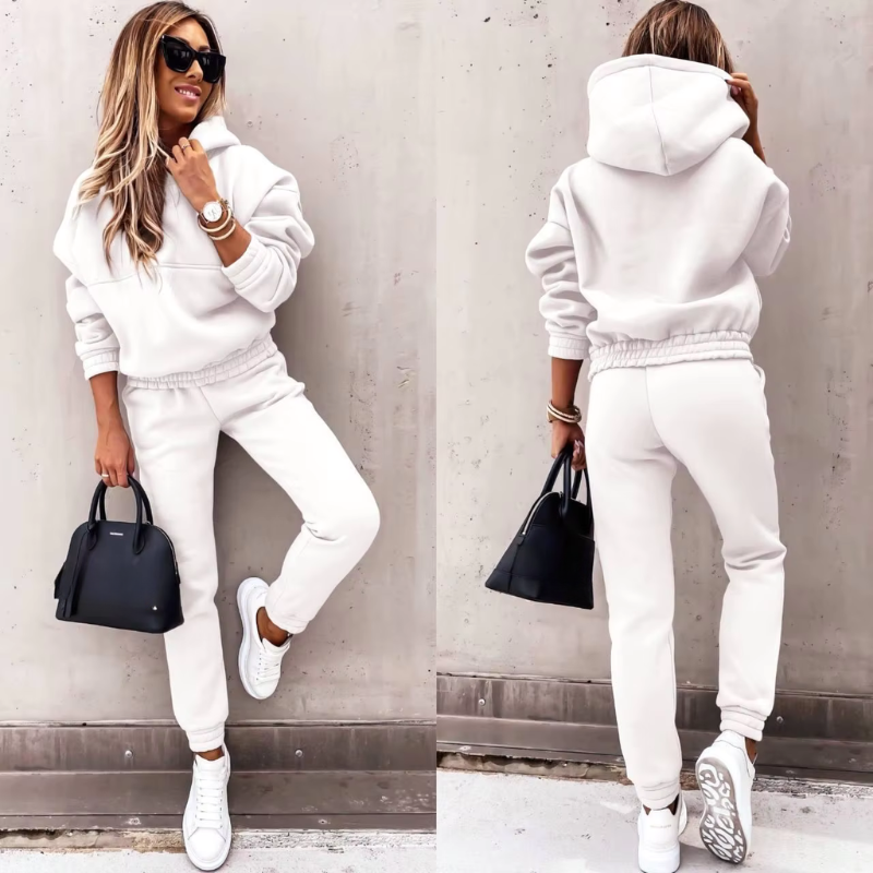 Women’s Two-Piece Tracksuit – Effortless Elegance & Comfort in Lounge-Style Fashion