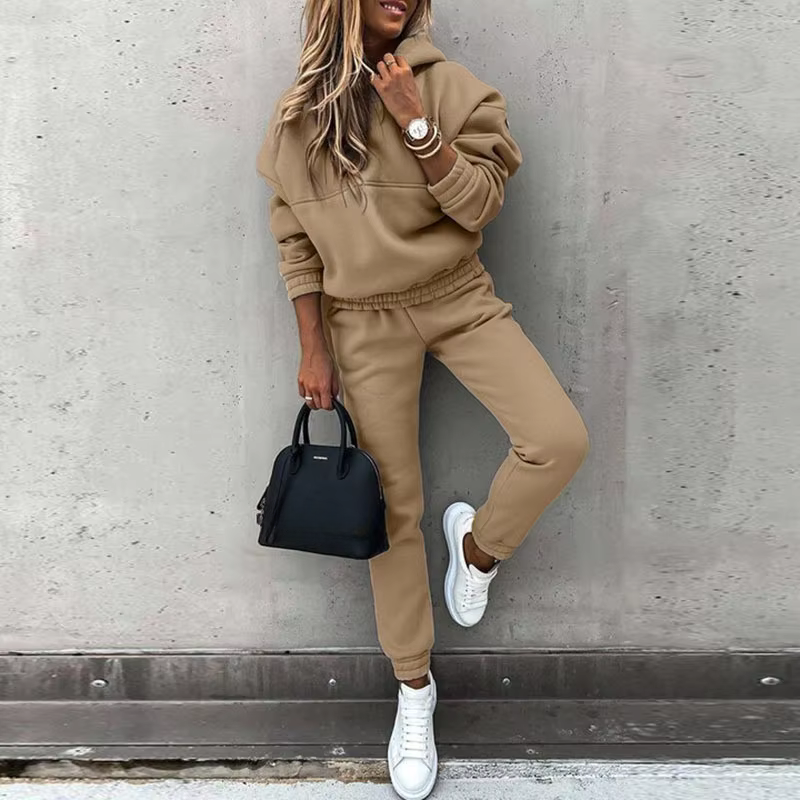 Women’s Two-Piece Tracksuit – Effortless Elegance & Comfort in Lounge-Style Fashion