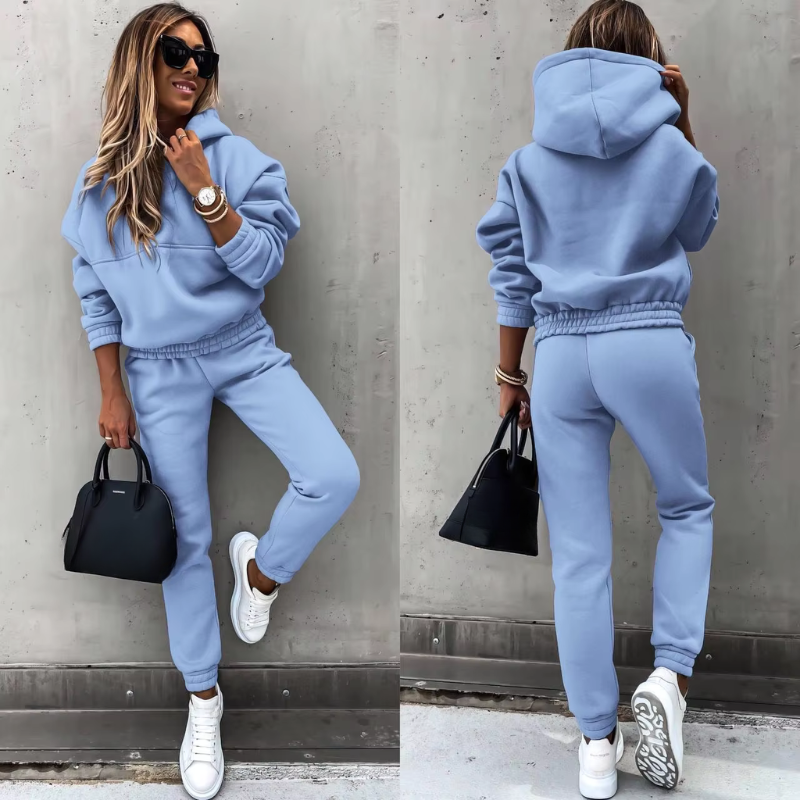 Women’s Two-Piece Tracksuit – Effortless Elegance & Comfort in Lounge-Style Fashion