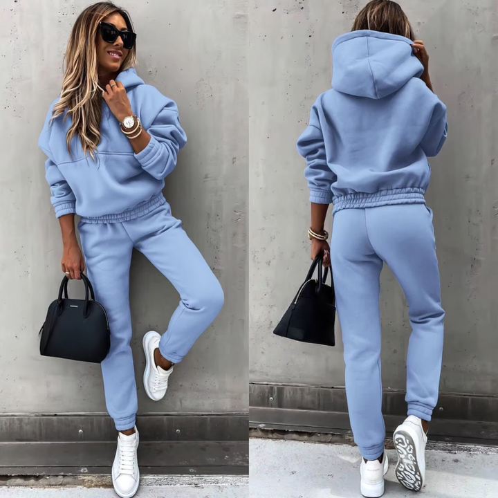 Women’s Two-Piece Tracksuit – Effortless Elegance & Comfort in Lounge-Style Fashion