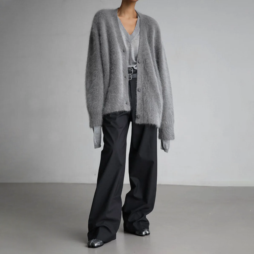 Women’s Cashmere Cardigan – Luxury, Comfort & Style in One