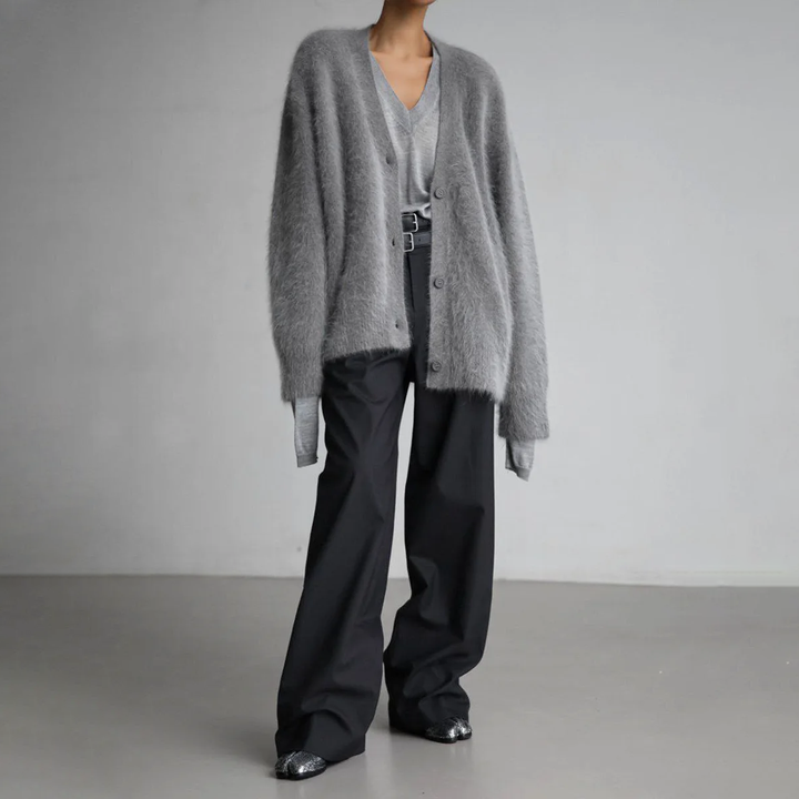 Women’s Cashmere Cardigan – Luxury, Comfort & Style in One