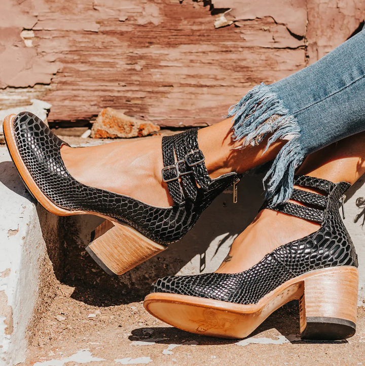 Women’s Vintage-Inspired Leather Heels – Classic Elegance with Modern Sophistication