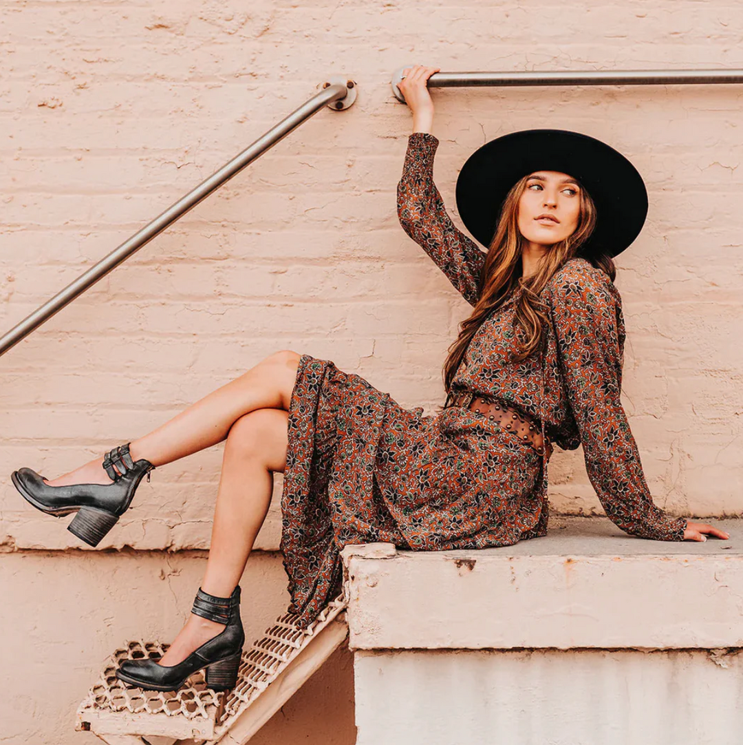 Women’s Vintage-Inspired Leather Heels – Classic Elegance with Modern Sophistication