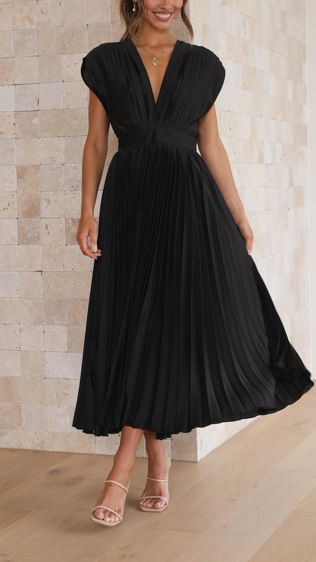 Women’s Pleated Maxi Dress – Grace in Every Elegant Flow