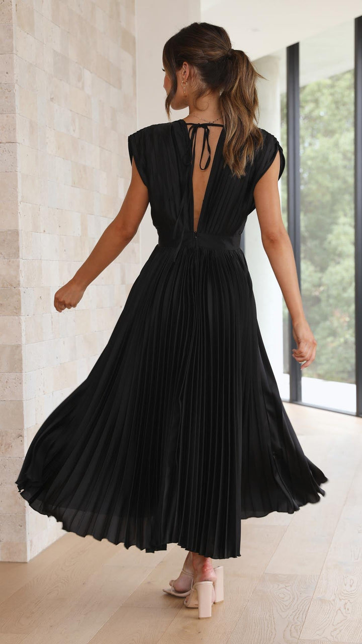Women’s Pleated Maxi Dress – Grace in Every Elegant Flow