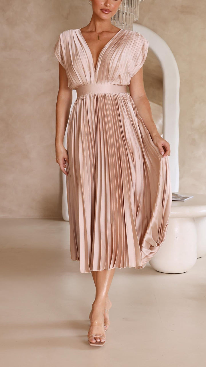 Women’s Pleated Maxi Dress – Grace in Every Elegant Flow