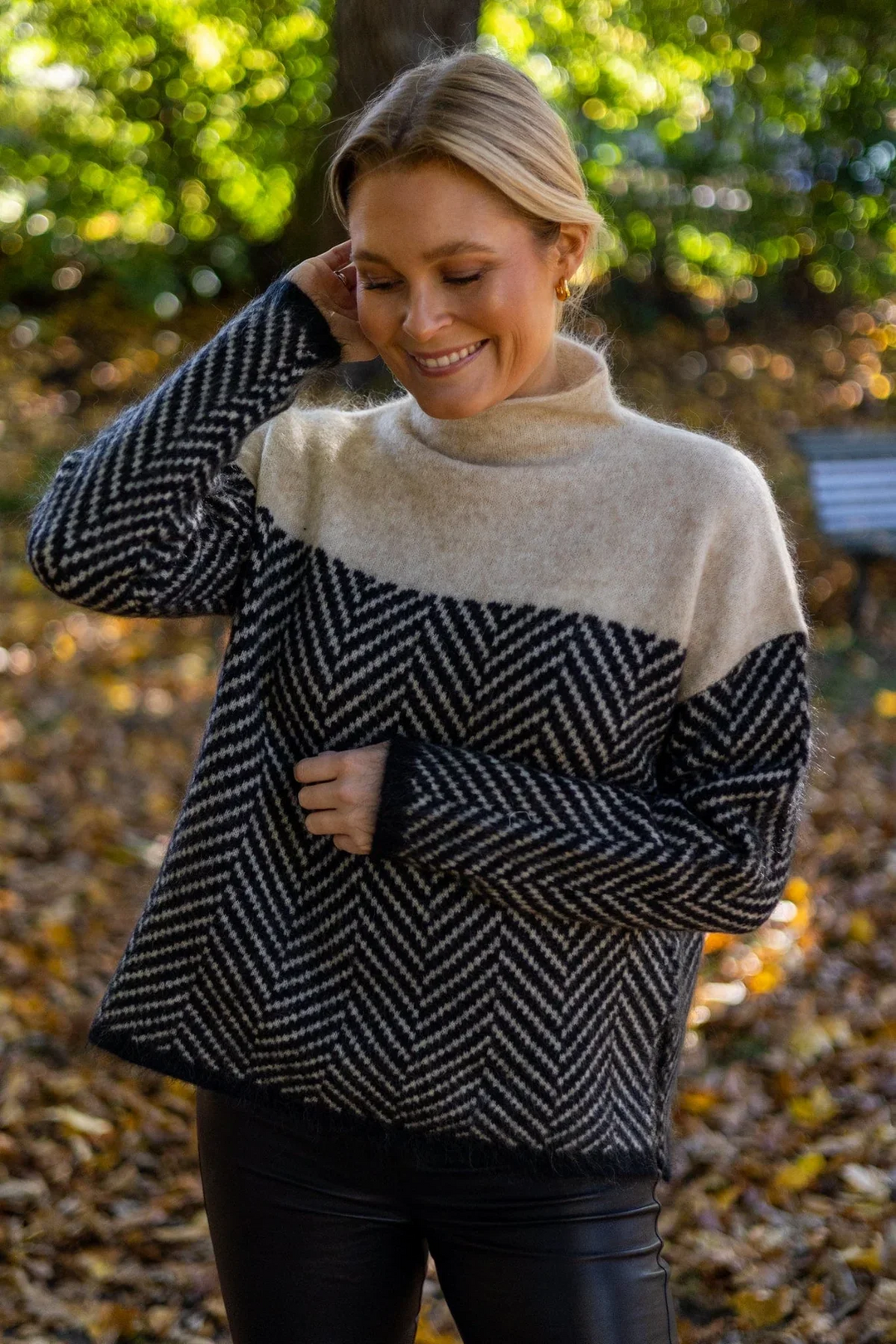 Women’s Turtleneck Sweater – Timeless Elegance & Unmatched Softness