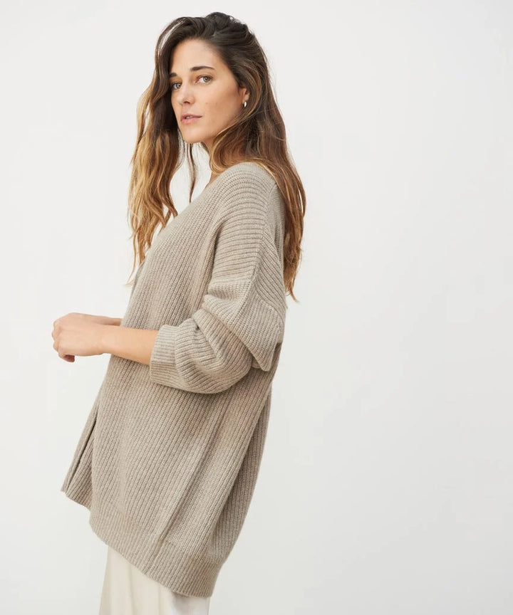 Women's Luxe Knit Cardigan – Softness & Timeless Elegance