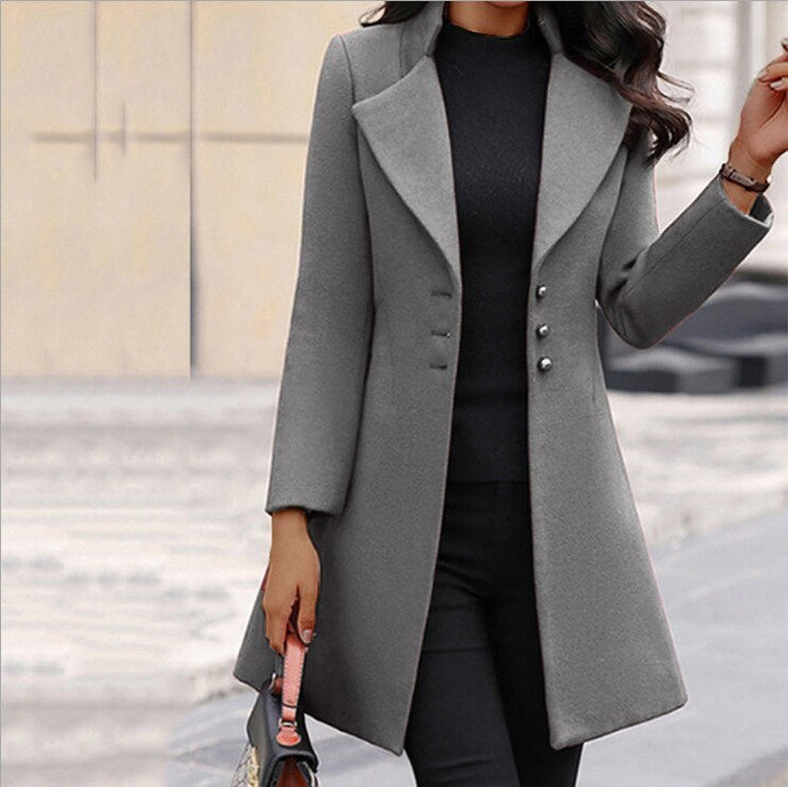 Women’s Coat – Elegance & Style for Cold Days