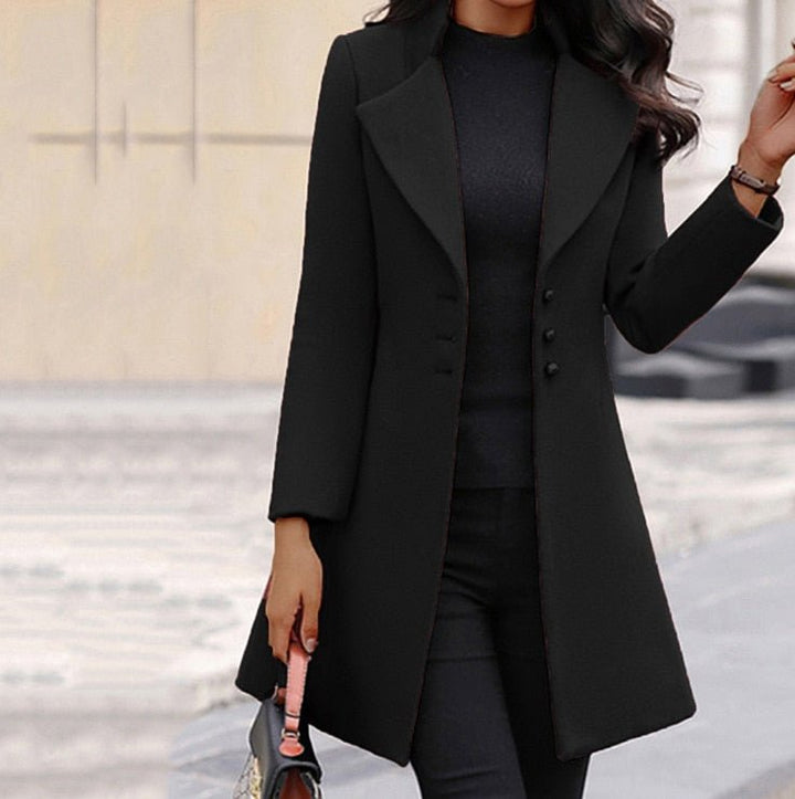 Women’s Coat – Elegance & Style for Cold Days